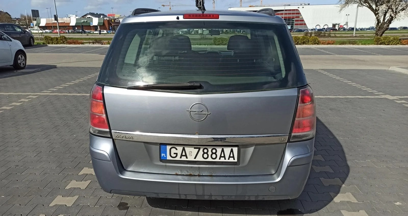 Opel Zafira cena 8900 przebieg: 258000, rok produkcji 2006 z Gdynia małe 154